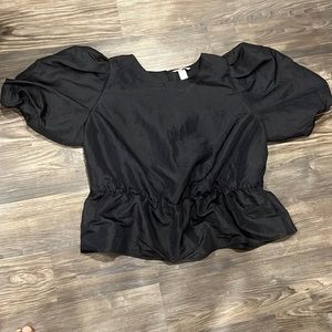 Puff sleeve peplum top
